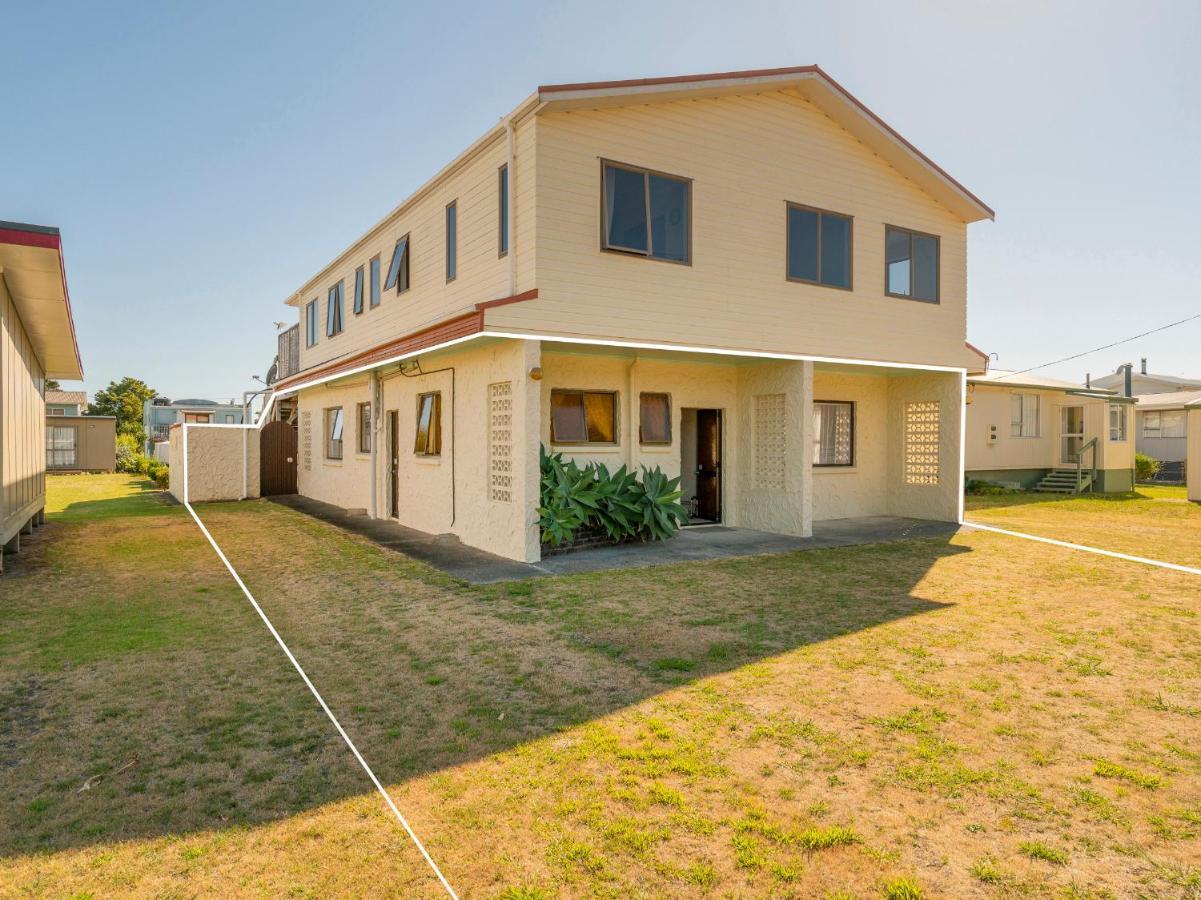 Cosy At Cooks - Cooks Beach Downstairs Unit Exterior photo