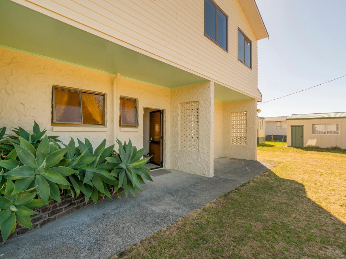 Cosy At Cooks - Cooks Beach Downstairs Unit Exterior photo