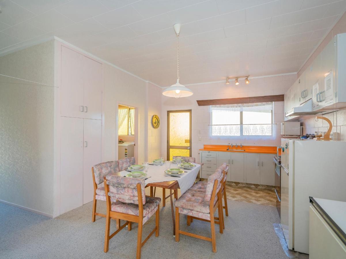 Cosy At Cooks - Cooks Beach Downstairs Unit Exterior photo