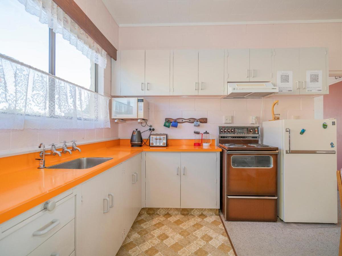 Cosy At Cooks - Cooks Beach Downstairs Unit Exterior photo