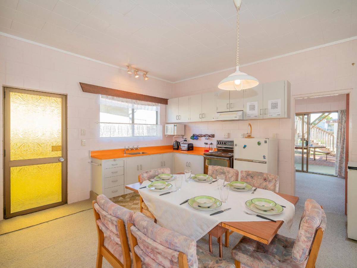 Cosy At Cooks - Cooks Beach Downstairs Unit Exterior photo